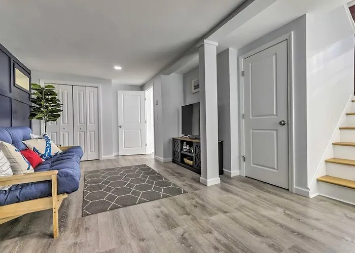 New! Updated Mystic Home W/ Sauna, Hot Tub & Deck