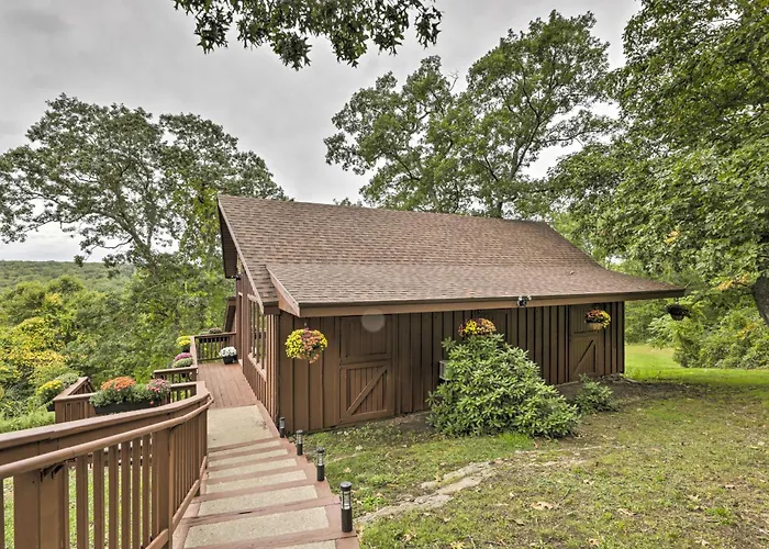 Private Guest House W/ Deck + Spectacular Views!